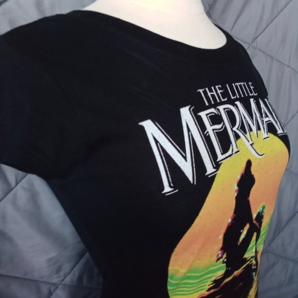 Disney The Little Mermaid Ariel Sunset Black Graphic Print T-Shirt Cap Sleeve - Picture 3 of 10